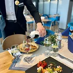 Golden Tulip Ξενοδοχείο με διαμερίσματα 4*