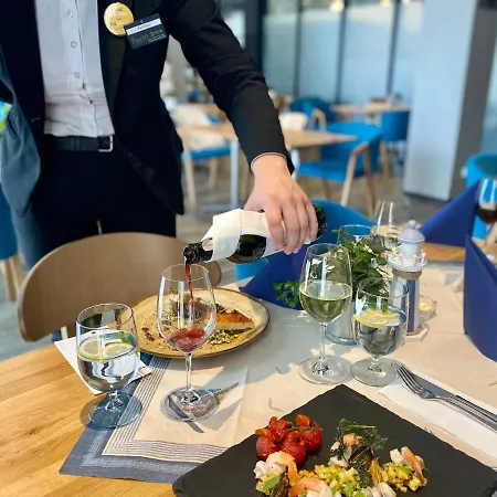 Golden Tulip Ξενοδοχείο με διαμερίσματα 4*