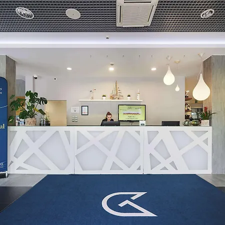 Apartahotel Golden Tulip 4*