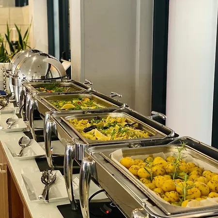 Ξενοδοχείο με διαμερίσματα Golden Tulip 4*